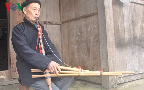 Ma Khai So - khen Mong예술가