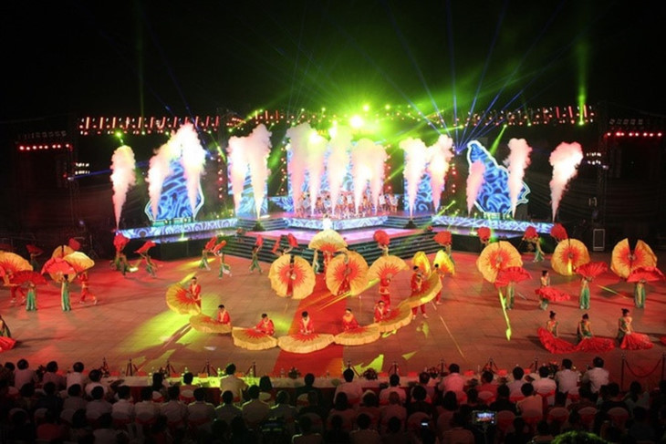 2018 하롱-꽝닌 국가관광의 해 개막식 4월28일에 열려