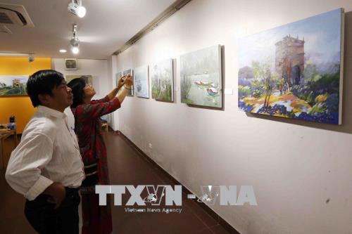 남부해방, 조국통일 43주년 기념행사, “하이반관 연계”미술전시 개막