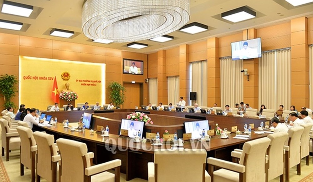 제 14 차 국회 상임위원회 제 24 차 국회총회 : 풀뿌리에서 유권자의 제안을 다루는 데 집중