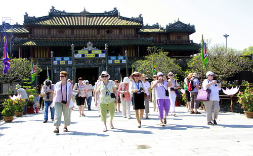 스위스에서의 베트남 관광 진흥 프로그램