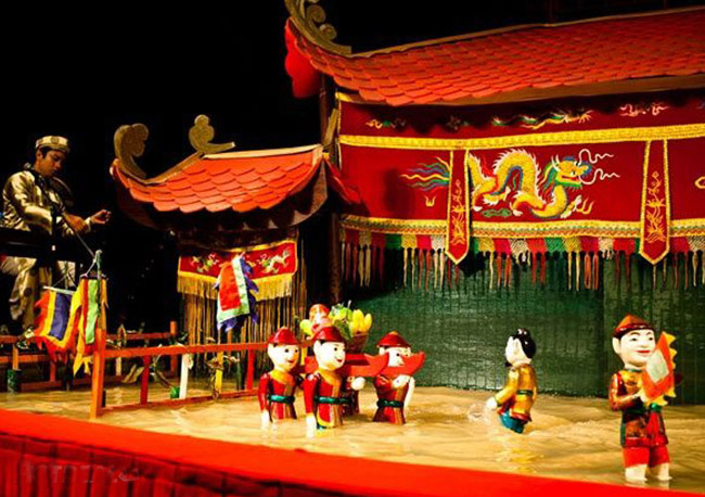 2018 년 베트남  첫 인형극 축제  개막