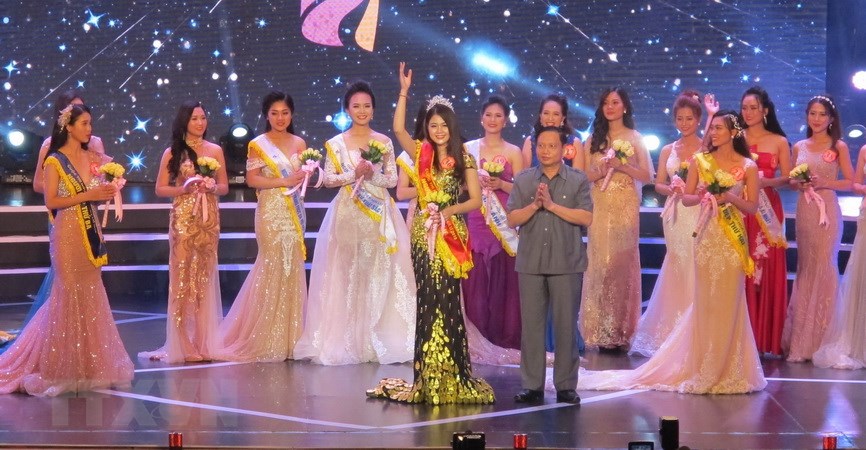 Phạm Thị Mỹ Huyền, “2018 미스 화르” 에 등극