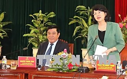 Dang Thi Ngoc Thinh 부주석 Binh Dinh성 회의