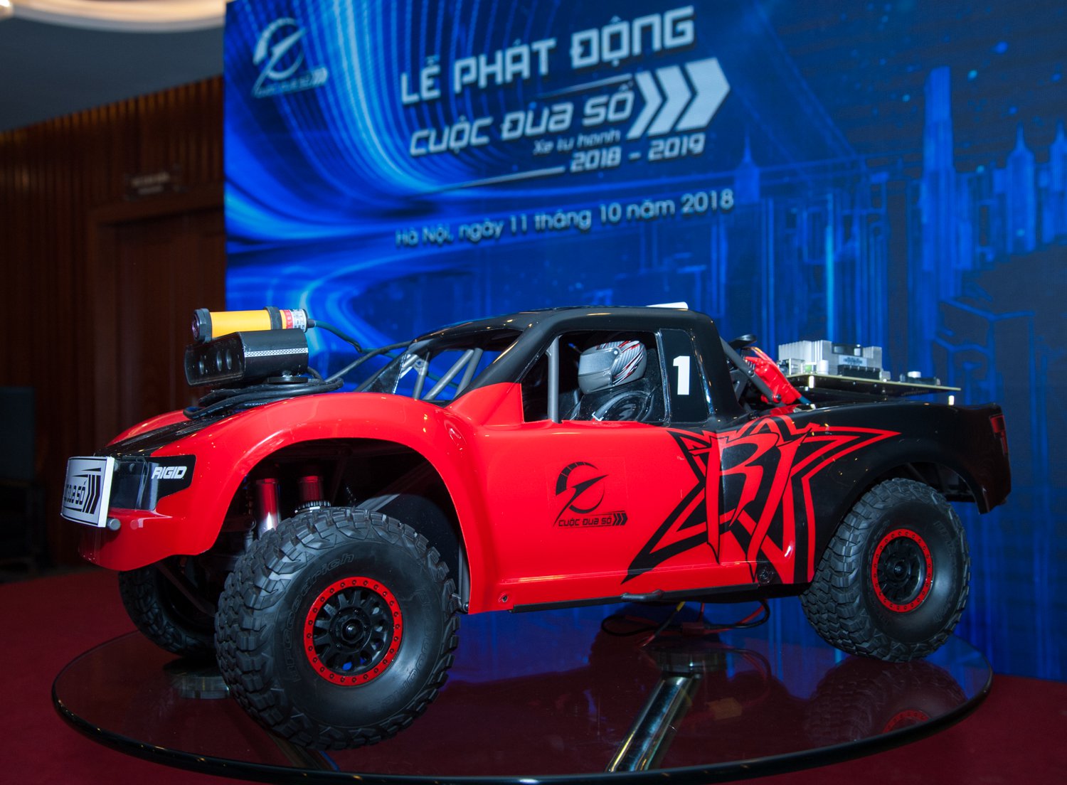 FPT그룹 및 베트남 방송국,  2018 – 2019년 디지털 레이스 착수