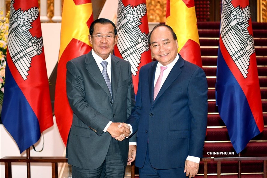 응웬 쑤언 푹 (Nguyễn Xuân Phúc) 총리, 캄보디아 Samdech Techo Hunsen총리와 회합