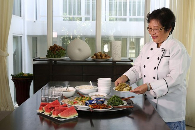 하노이 우수 시민 – 팜 티 아인 뚜엣 (Phạm Thị Ánh Tuyết) 우수 음식예술인