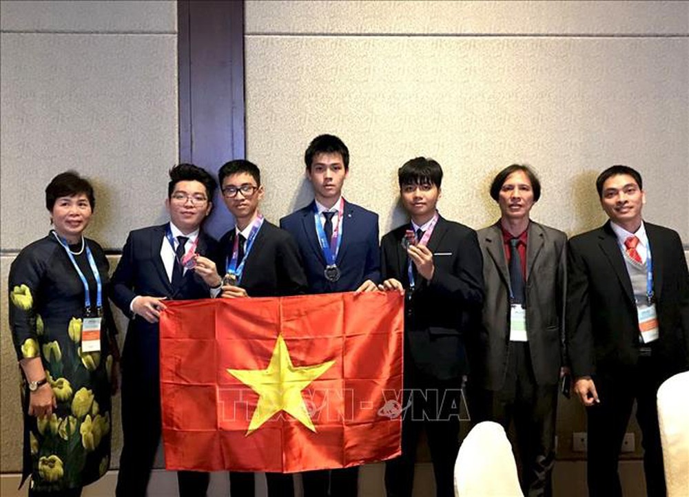 하노이, 국제 천문학 및 물리학 시험 (IOAA 2018) 수상학생 표창