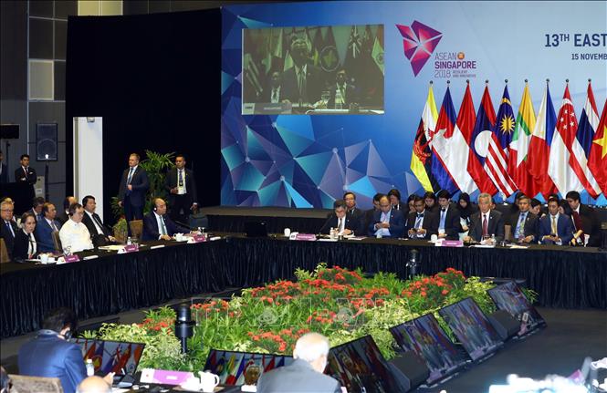 응웬 쑤언 푹 베트남 국무총리 ASEAN+3 정상회담 참여