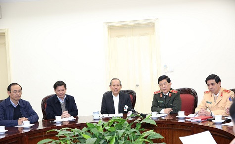 쯔엉 화 빈 상임 부총리, 교통안전질서 보장 대책 지도