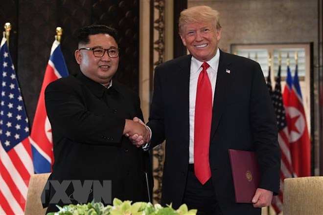 조선 국방위원장, 미국과 회담에 만족 표시