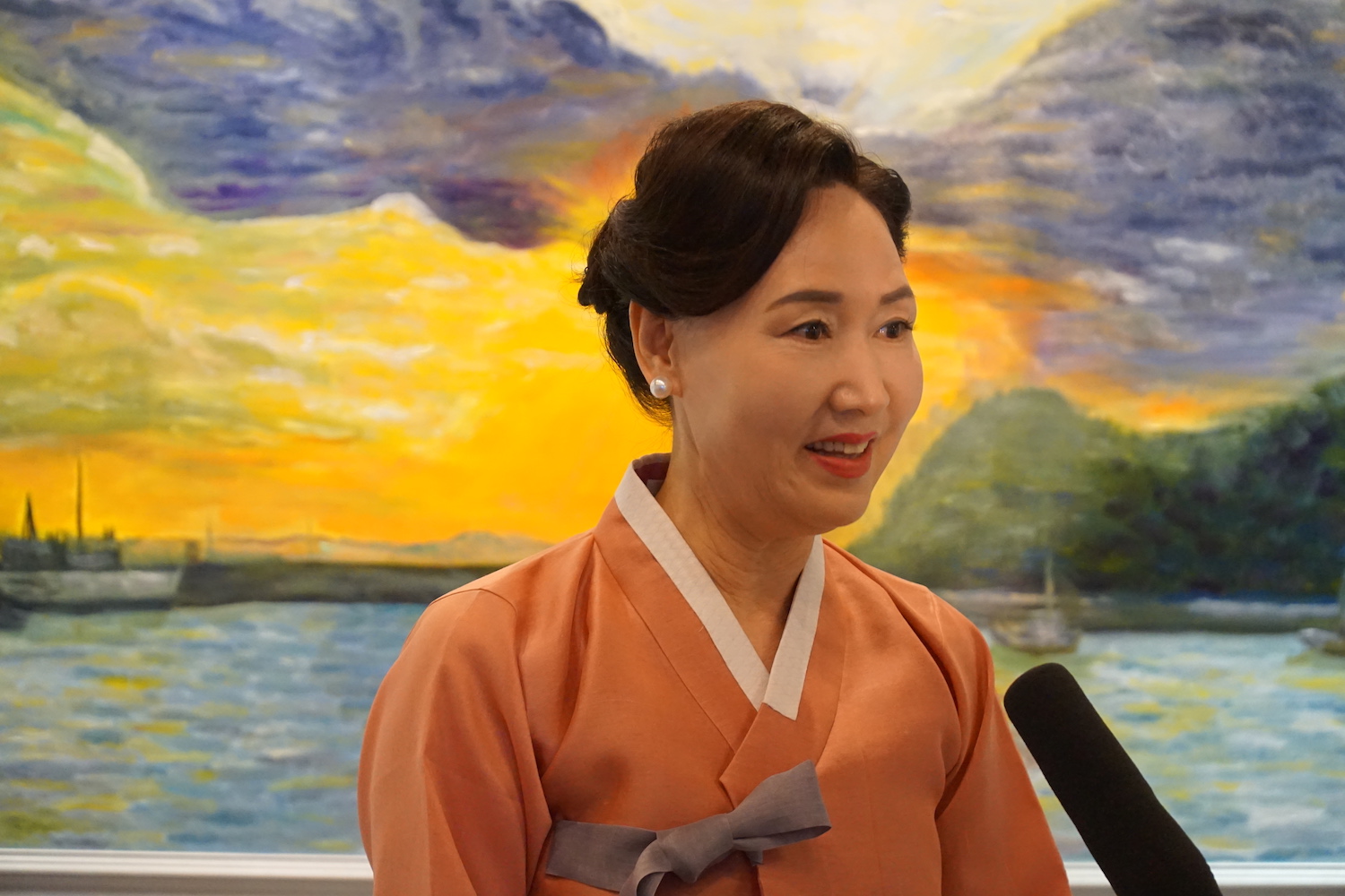 JULIA OH – 빛과 희망의 화가