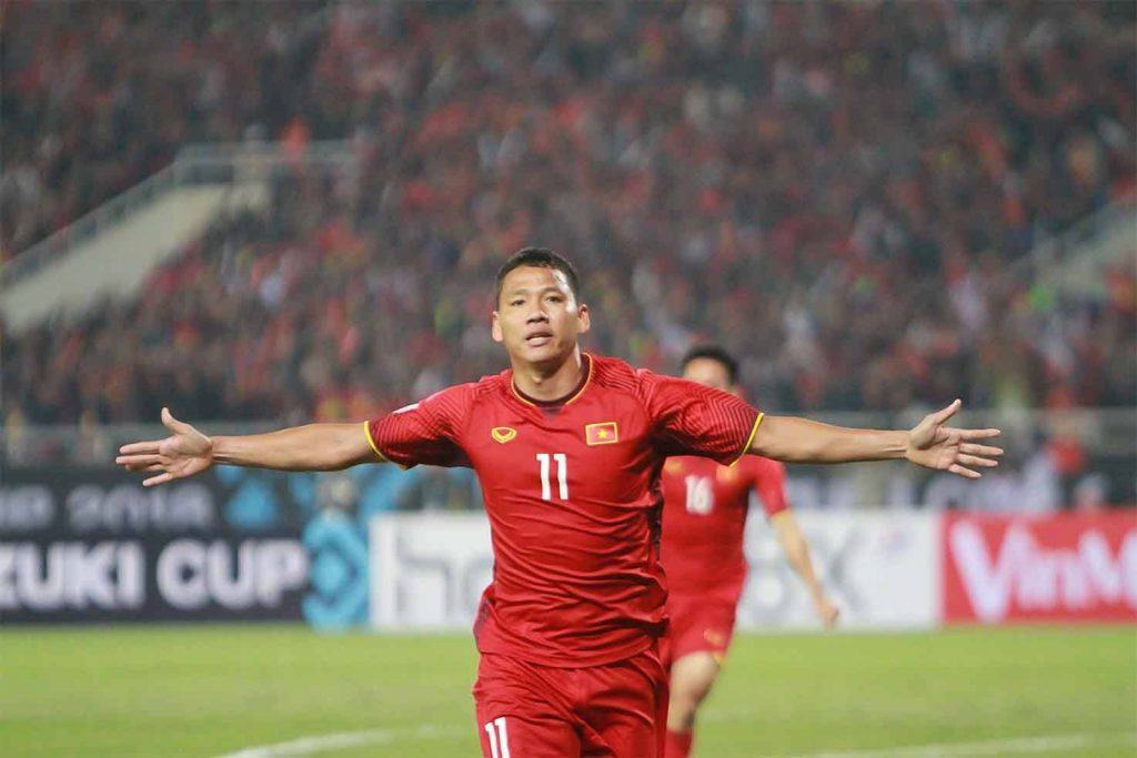 베트남 축구대표팀의 전 스트라이커, 2019 시즌에 태국 클럽 합류