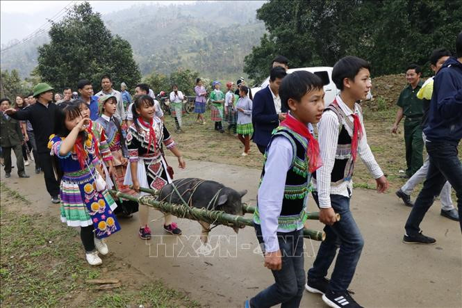 숲 제사 축제 – 옌바이성 나허우읍 원시림 유지와 보존에 기여