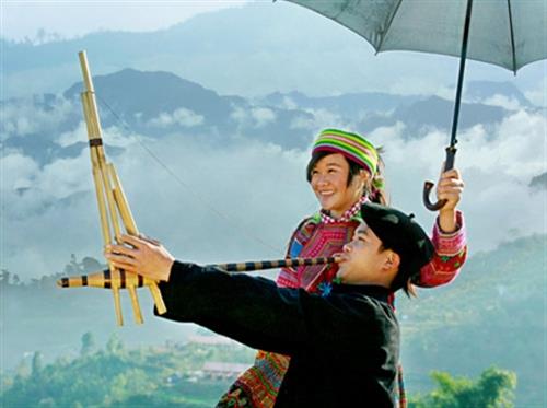 동반 (Đồng Văn) 돌고원에서 열리는 몽족의 캔악기 축제에 특색있는 활동 많이 있어