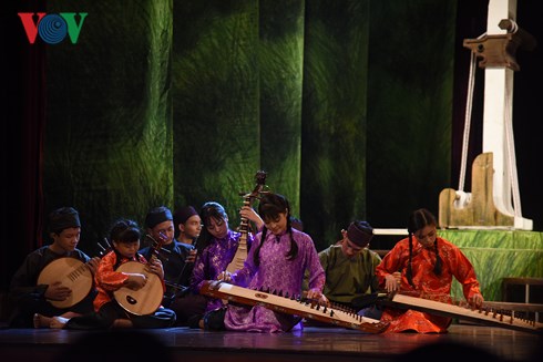 cac dai bieu quoc hoi xuc dong xem vo cai luong "thay ba doi" hinh 6