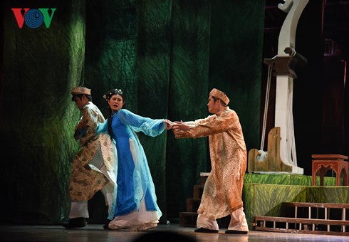 cac dai bieu quoc hoi xuc dong xem vo cai luong "thay ba doi" hinh 8