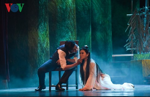 cac dai bieu quoc hoi xuc dong xem vo cai luong "thay ba doi" hinh 10