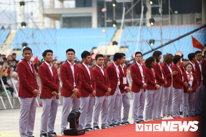 Khoanh khac an tuong le vinh danh nhũng 'nguòi hùng' ASIAD 2018 tại san van dong Mỹ Dình hinh anh 6