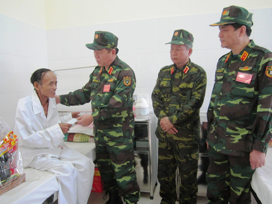 Во Вьетнаме проводится ряд мероприятий, посвященных Дню инвалидов войны и павших фронтовиков