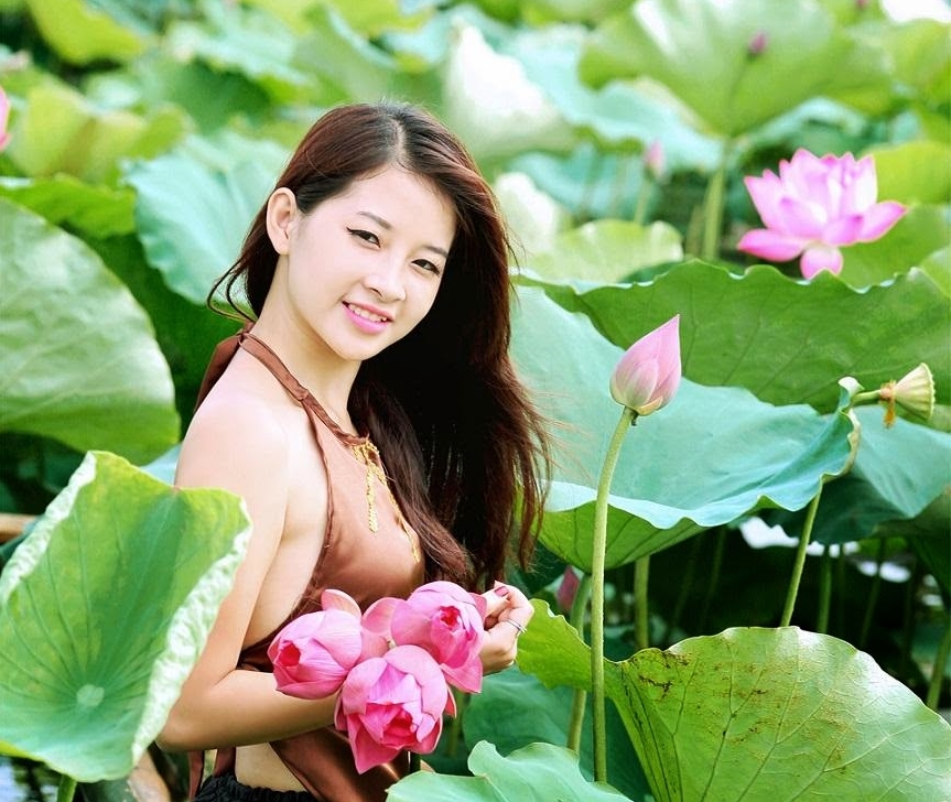 Выставка "Женская майка - красота вьетнамской одежды"