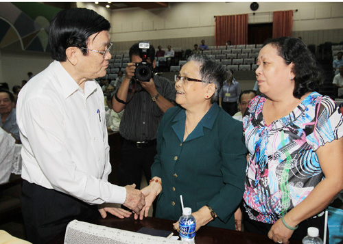 Президент СРВ Чыонг Тан Шанг встретился с избирателями 4-го района г.Хошимина