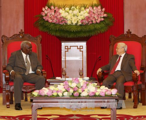 Необходимо укреплять традиционную дружбу и особую солидарность между Вьетнамом и Кубой