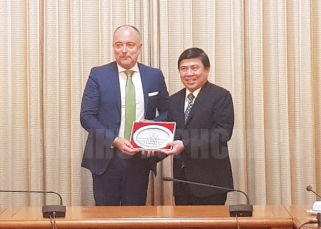 Хошимин активизирует многостороннее сотрудничество с Францией, Венгрией и Японией