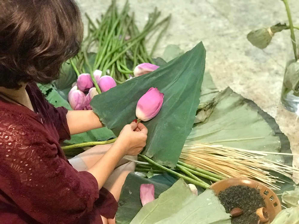 Чай в лотосе – одна из особенностей Ханоя