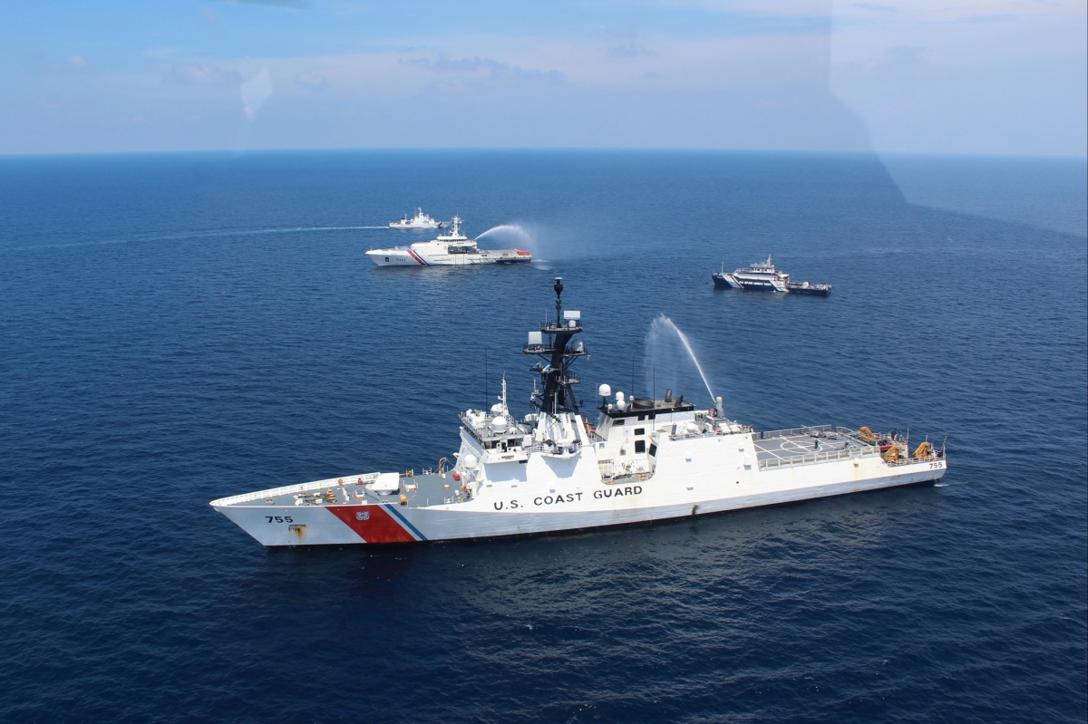 Филиппины и США начали учения вблизи Восточного моря