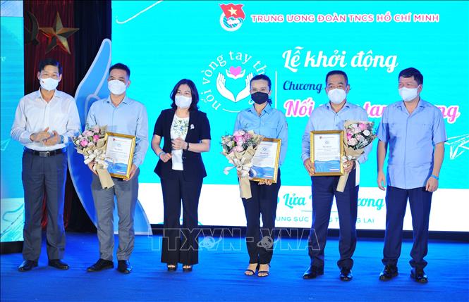 Стартует программа «Разомкнутые объятия» в поддержку детей, ставших сиротами из-за COVID-19