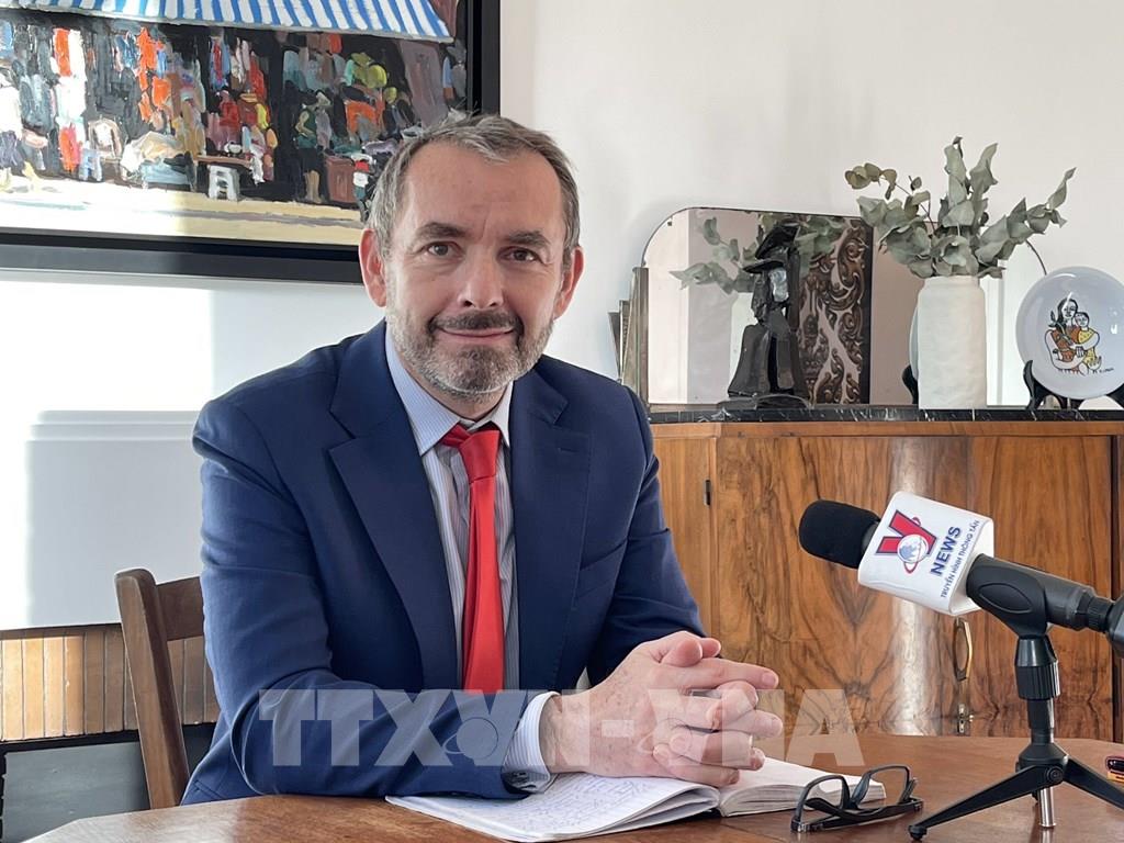 Французский инвестиционный консультант дал позитивную оценку перспективам развития иностранных компаний во Вьетнаме