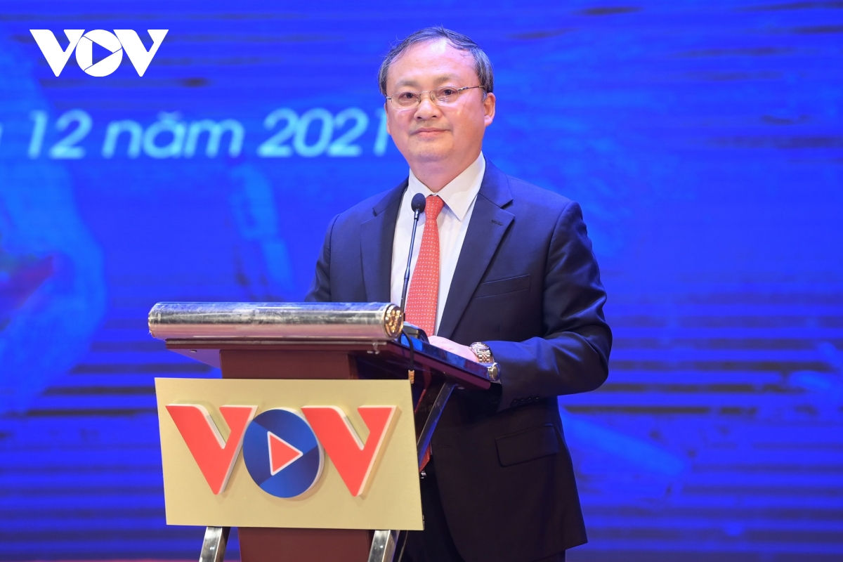 Вручение журналистской премии «Уменьшение загрязнения океана пластиком»