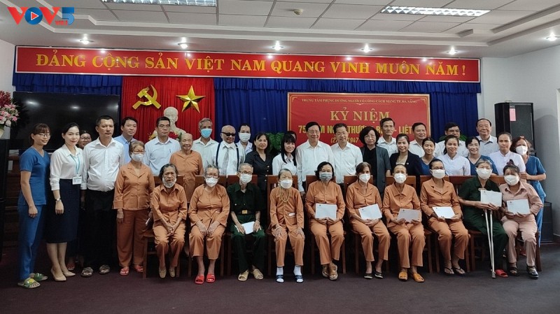 Руководители Партии и Государства встретились с лицами, имеющими заслуги перед Отечеством