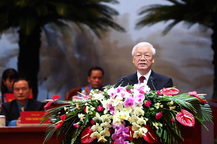 공업화 – 현대화 추진 시기에 보다 강력한 베트남 노동자 계급 건설은 중요 긴급한 임무