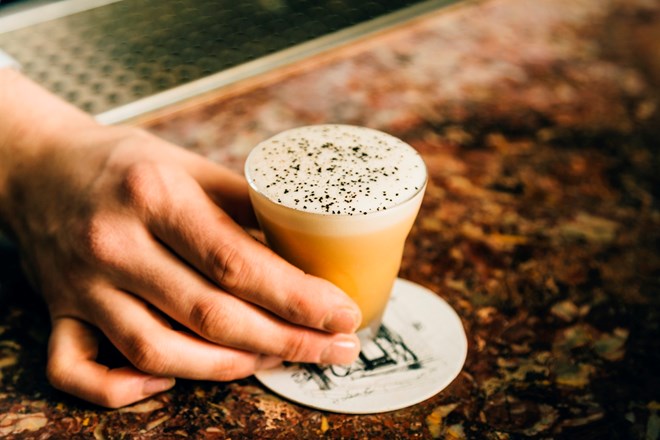 베트남In Fine Spirits – 칵테일 소개과정