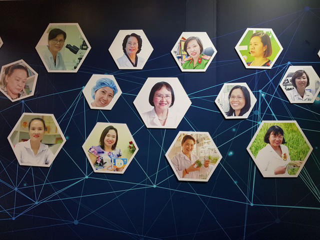 ”영원한 열정” 전시회 개막