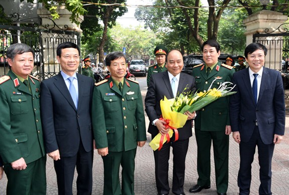 Nguyen Xuan Phuc 총리, 인민군대신문과 회의