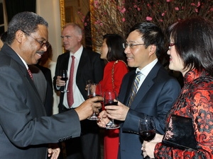 Vietnam valora apoyo de órganos diplomáticos y organizaciones no gubernamentales