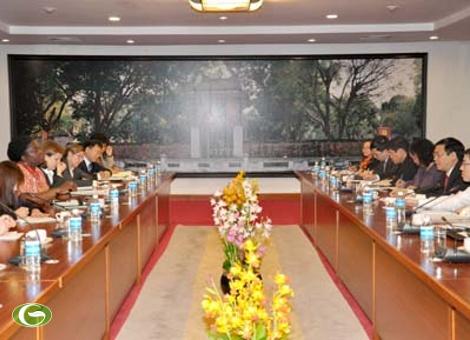 Banco Mundial promete apoyo a reestructuración económica de Vietnam