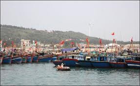 Aldea de jóvenes en la isla de Bach Long Vi