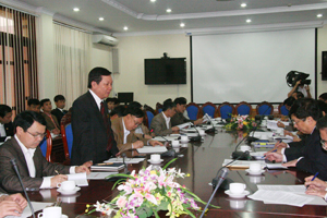 Inspectores del Parlamento trabajan en Hanoi y Hoa Binh