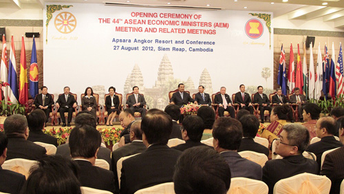 Ministros de Economía de ASEAN se reúnen en Cambodia