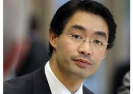 Vicecanciller alemán Philipp Rösler visita Vietnam