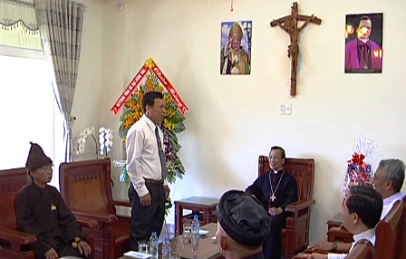 Congratulan a cristianos por la fiesta navideña 2012