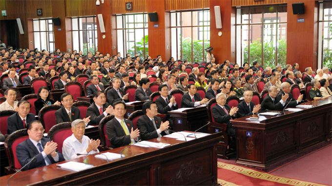 Los diputados vietnamitas aportan al perfeccionamiento de leyes