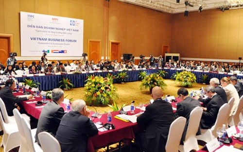 Fórum empresarial de Vietnam a medio plazo de 2013