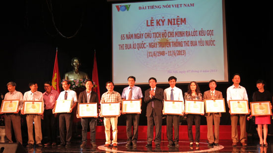 Vietnam promueve la emulación patriótica a 65 años del llamado de Ho Chi Minh