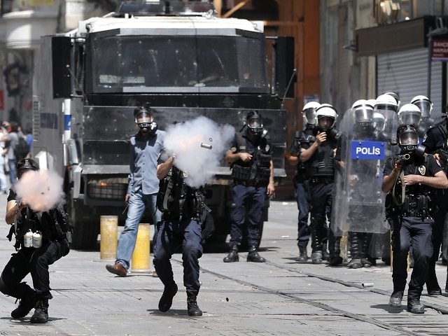 Turquía amenaza con recurrir el Ejército para dispersar a los manifestantes