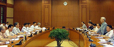 Líder del Partido trabaja con la Permanente del Consejo Teórico Central